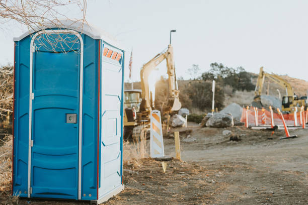 Porta potty delivery and setup in Linntown, PA